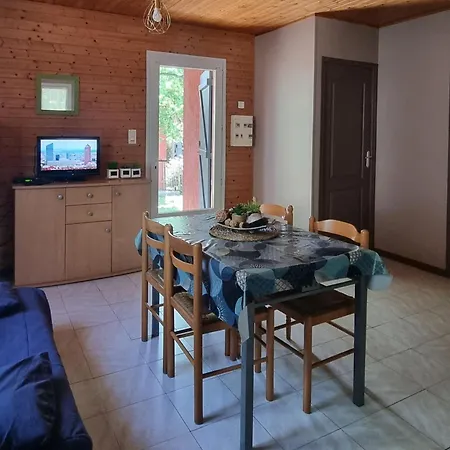 Bord De I Querci Поджо-Меццана