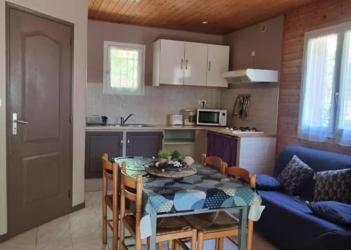 Bord De I Querci Дом отдыха Поджо-Меццана